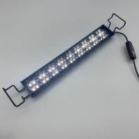 Lumière de reptile 8W LED en aluminium UVA UVB Lampe à LED contrôlable Lampes de lumière de reptile Dimming et 2 modes UVI