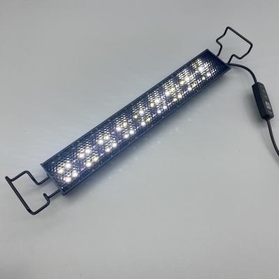 Lumière de reptile 8W LED en aluminium UVA UVB Lampe à LED contrôlable Lampes de lumière de reptile Dimming et 2 modes UVI