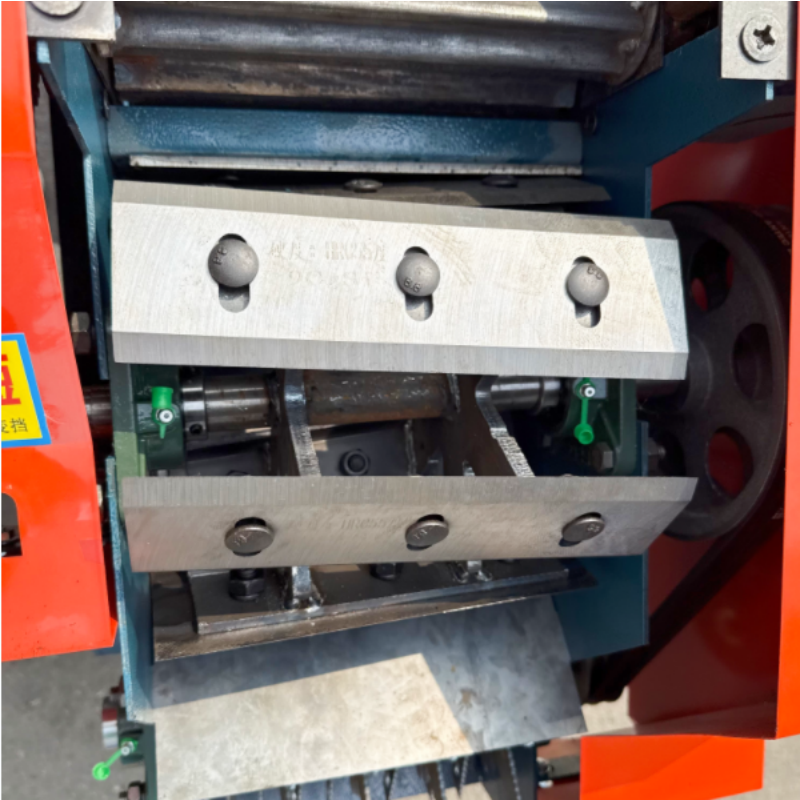 Corrosion Resistant Metal Grass Cutting And Silk Kneading Machine For Efficient Feed Production