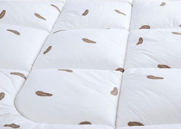 Warm Alternative Down Comforter , Machine Quilting Feather Down Comforter