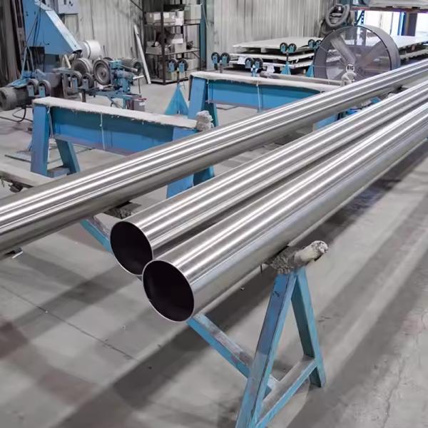 DIN 17440 304 SS Tubo sin costura Polished tubo redondo Prevención de la corrosión para la infraestructura urbana
