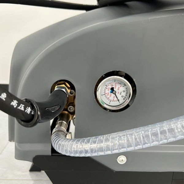 Mobile Portable Car Washing Machine 220V 2.5kw All Copper Motor With Water Gun