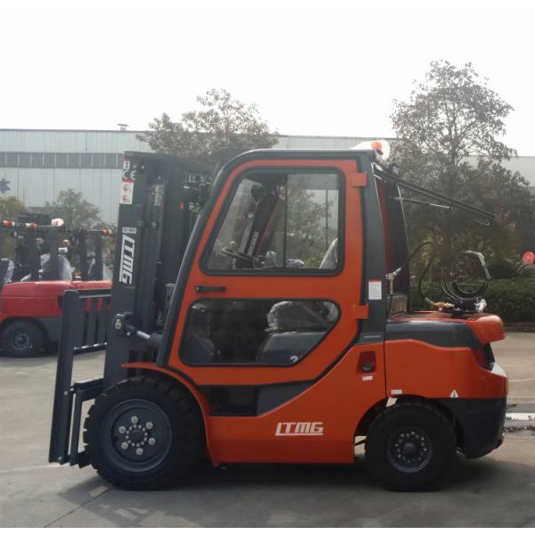 Side Shift 3 .5 Ton Gas Powered Forklift , 4 Wheel Drive Forklift With Cabin