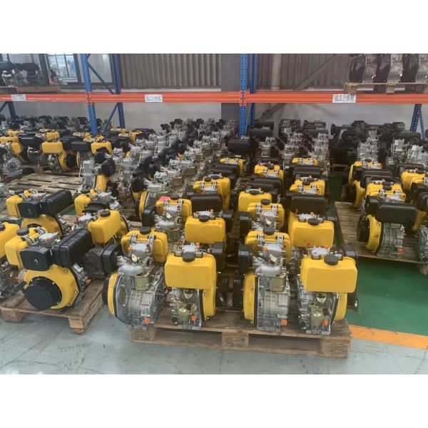 12V 3A Charging Generator Capacity Generator Diesel Engine Providing 1.65L Lube Oil Capacity and Above 12V 36Ah Accumulator Capacity for Energy Supply