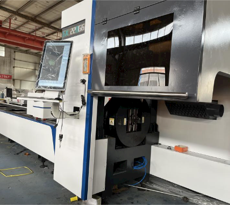 6015 CNC Tube Laser Cutter Pipe Fiber Laser Cutting Machine For Pipe Cutting t