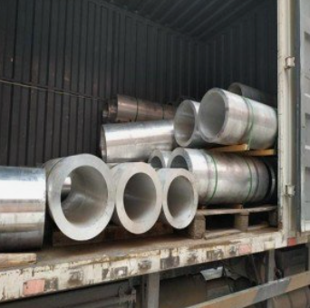 Трубки алюминиевого сплава пускают трубки по трубам трубы полива предохранителя алюминиевые вокруг квадратного tesla y трубы