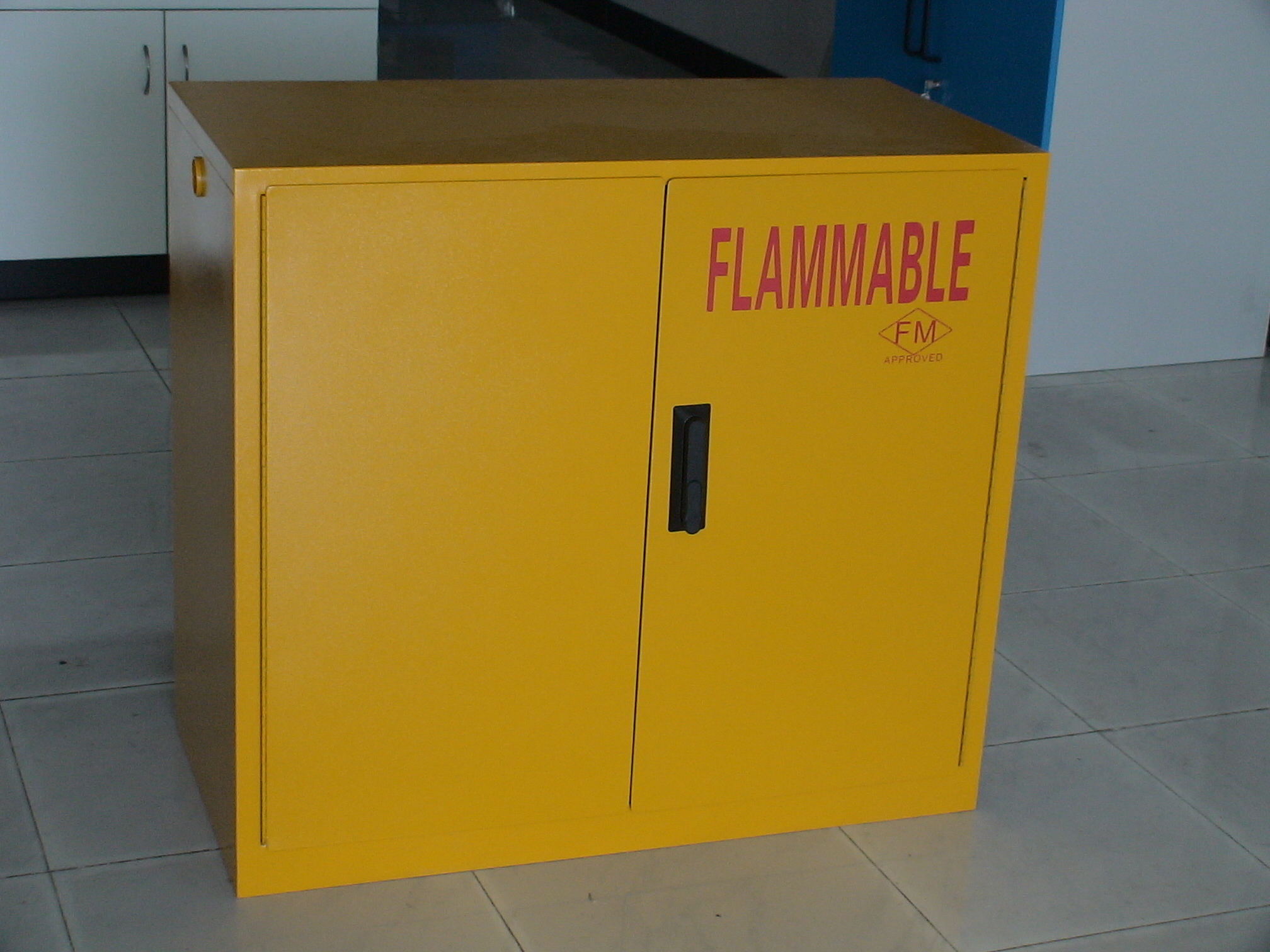 16 Gallon Flammable Liquid Storage Cabinet Fireproof Chemical Storage Cupboards