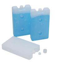Brique en plastique remplie d'eau de glace