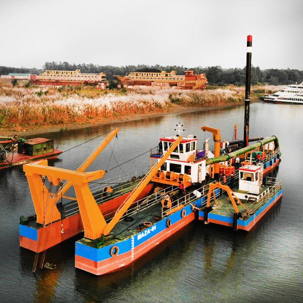 Solid Capacity 600m3/H Discharge Distance 1500m Length 38m Sand Dredger with CE/ISO