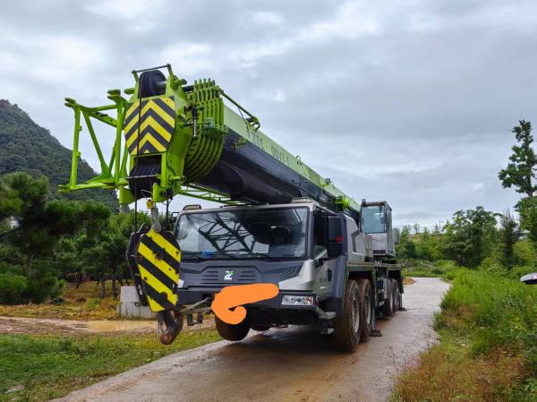 Grúa autocargante Zoomlion ZTC1100V7-1 de 110 toneladas de 2023, pluma de 75 m