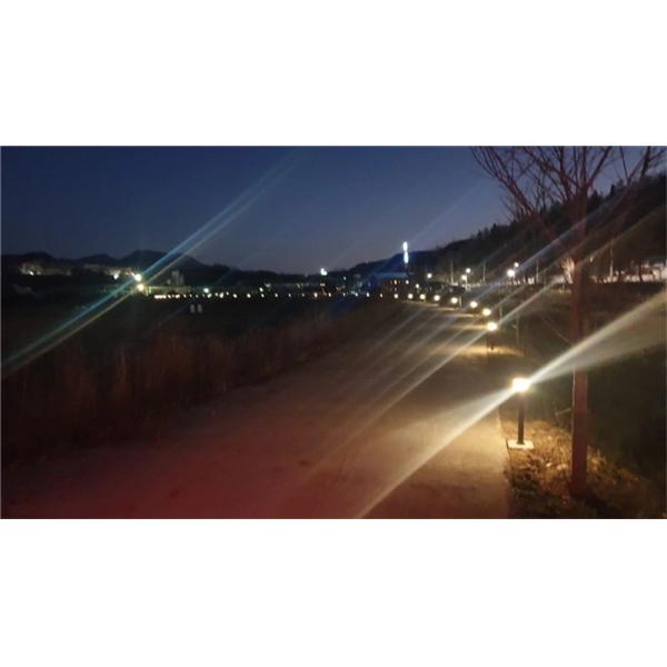 Света лужайки высокой яркости на открытом воздухе с погодой батареи лития устойчивой