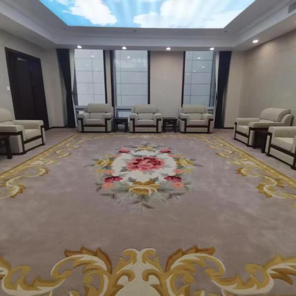 Modern Cut Pile Hand Tufted Wool Carpet for Hotel Living Room Custom Luxury Designer