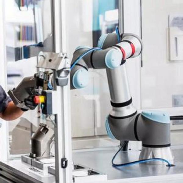 Collaborative Robot UR 16e With 16KG Payload With Vacuum Suction Cups Of Manipulator for Cobot