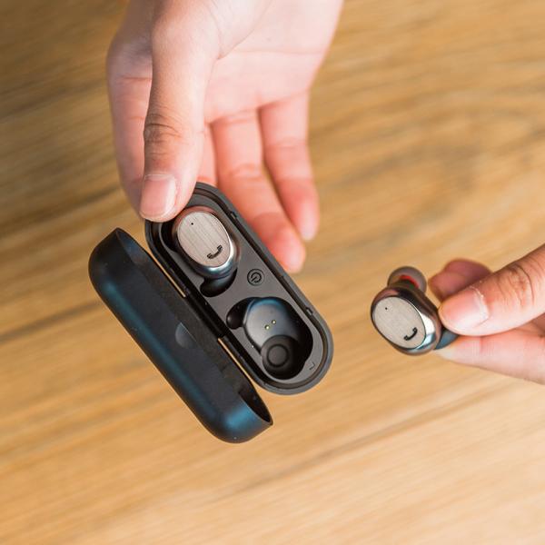 Наушника спорт наушников наушников M9 Tws Bluetooth шлемофон мини Earbuds наушников истинного беспроводного хэндс-фри бесшнуровой с Mic