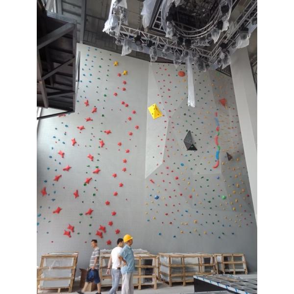 Une escalade commerciale s'élevante d'intérieur d'école faite sur commande de mur de fibre de verre d'arrêt