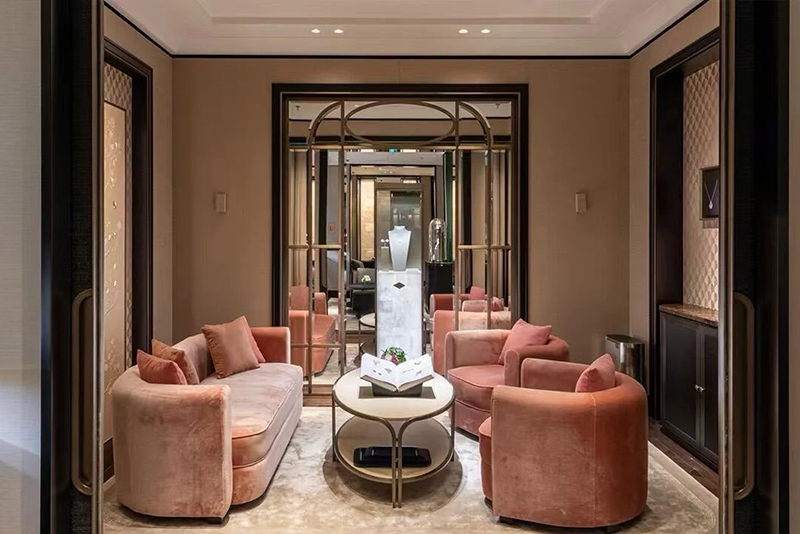 Neo-Classical Luxury Jewelry Showroom with Full-Store Customization and Private VIP Lounge