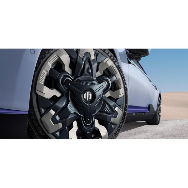 HiPhi Z Электрический роскошный автомобиль Интеллектуальное вождение 705 км Дальность 0-100 км / ч Ускорение 3,8 с