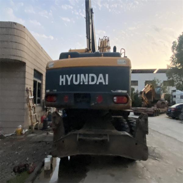 Excavateur à roues d'occasion Hyundai 210w-7 importé de Corée en 2014