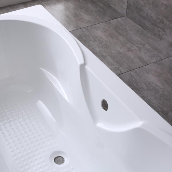 Hand Control Indoor Tub with Acrylic Bathtub Center Waste Hole Design and Function