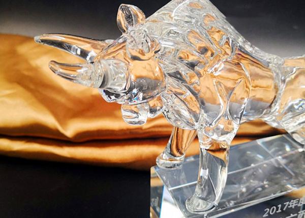 Crystal Cow Animal Figurines Model para decorações do escritório/casa