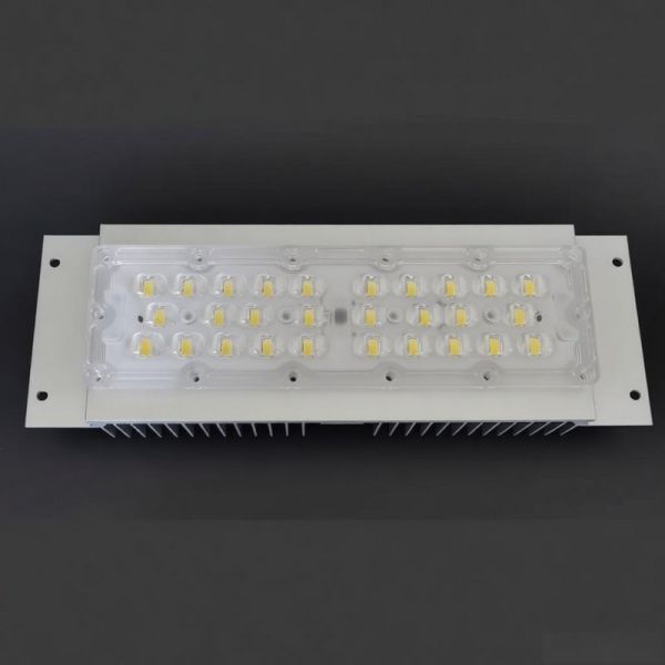 7070 SMD LED Street Light Module with 158x103 Degree Beam Angle and 5050SMD LED Chip for 50W-120W Sidewalk Lighting