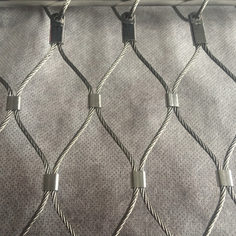 Anti UV Black Oxide Wire Rope Mesh with 20mm to 200mm Aperture and 1.2mm to 3.2mm Cable Diameter