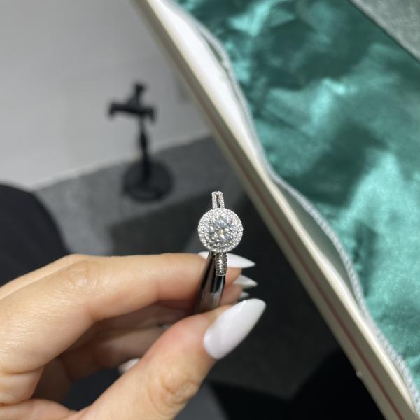 Lab Grown Diamond Rings Certified Jewelry Design Colorless Round Diamond Custom-Made Jewelry D1ct