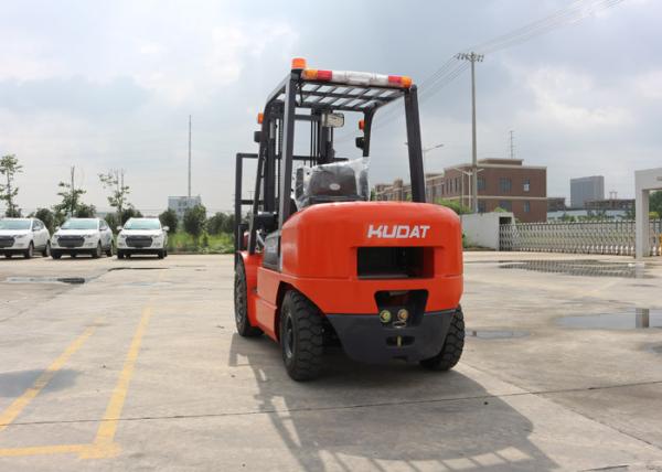 Industrial 3 Tonne Forklift Truck for 3 Meters Max Lifting Height 160MM Free Lift Height