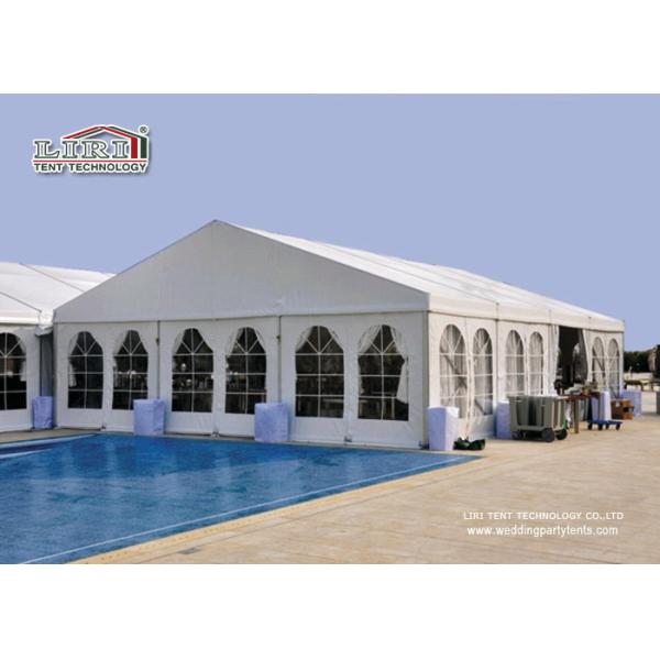 Напольные шатры партии на зима