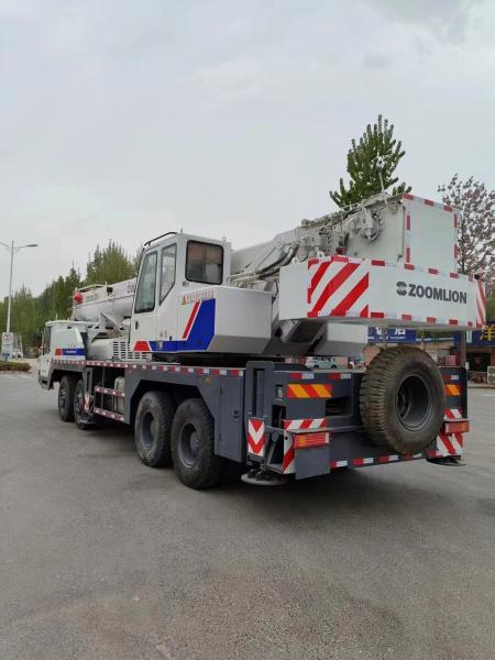 Zoomlion QY50V 50 tonnes 2010 Grue hydraulique mobile utilisée avec service après-vente