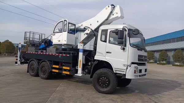 Off Road Telescopic Boom Lift Truck , Hydraulic High Altitude Vehicle Platform Truck