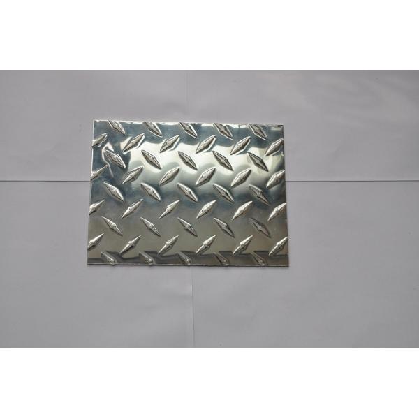 OEM Aluminium Chequered Plate , Silver Diamond Embossed Aluminum Sheet