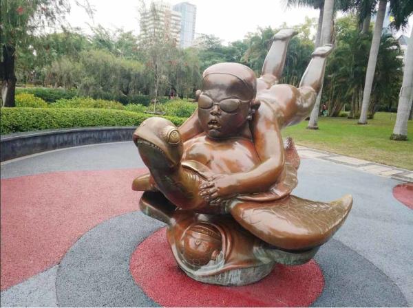 Creative Painted Bronze Figure Sculpture Customized Copper Art For Garden Ornaments