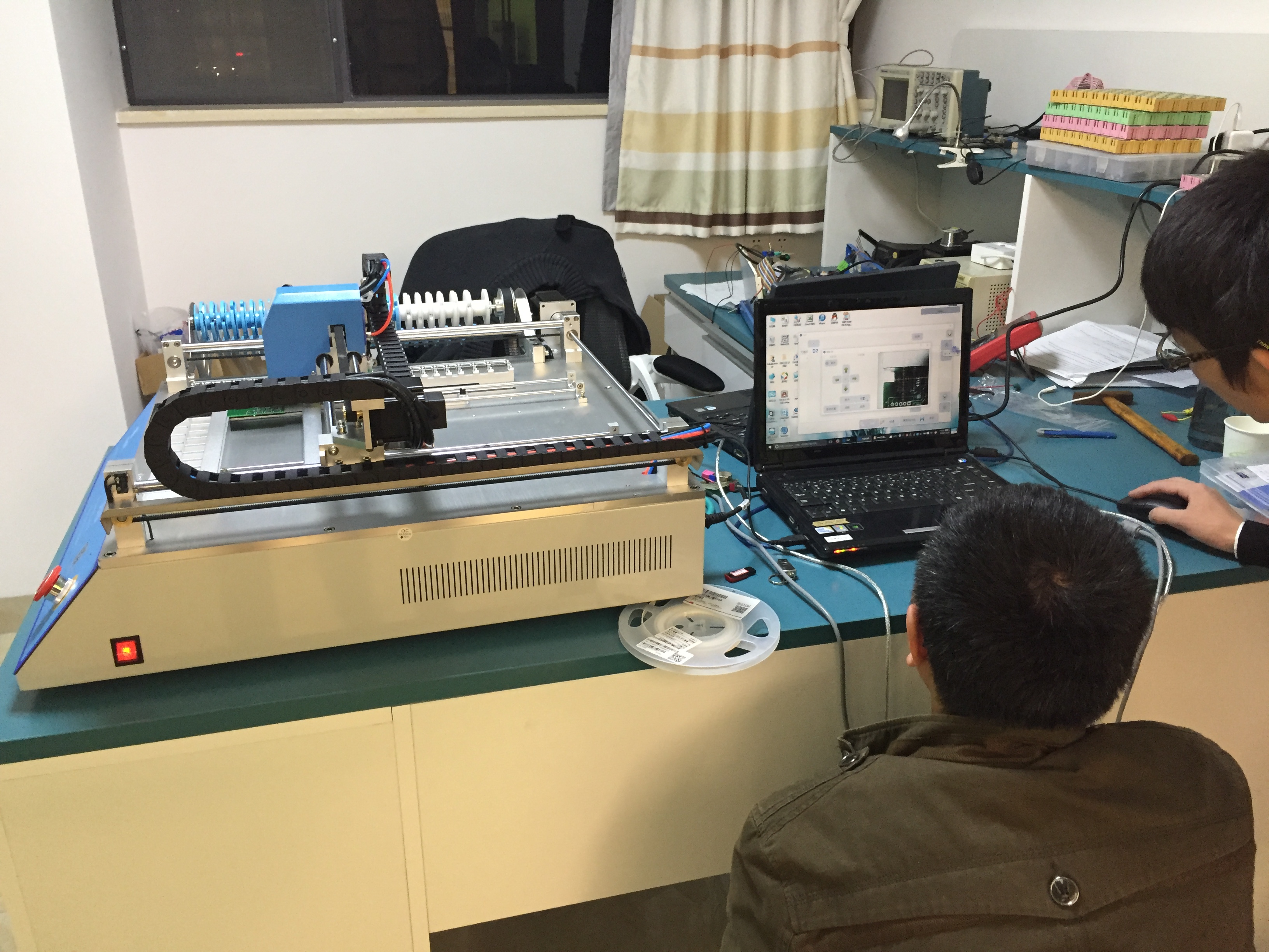 Небольшой принтер 3040 восковки сборочного конвейера PCB, машина CHMT36VA Smt, печь 420 Reflow