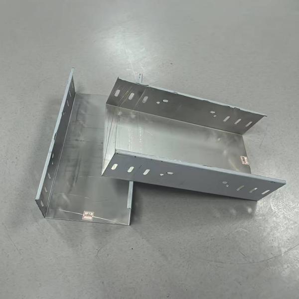 Durabilité support de plateau de câble monté sur le mur résistance au feu non combustible pour les marchés nationaux