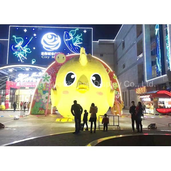 Statues promotionnelles de poulet de bande dessinée, surface polie par