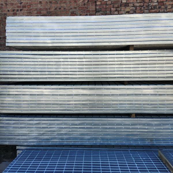 Нержавеющая Serrated стальная панель пола металла стока канавы тротуара скрежетать 316