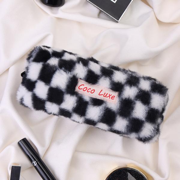Large Capacity Gingham Makeup Pouch with Customized Color and Towel Embroidery Logo