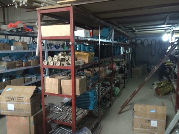 OEM Toilet Tissue Paper Jumbo Roll Slitting and Rewinding Machine