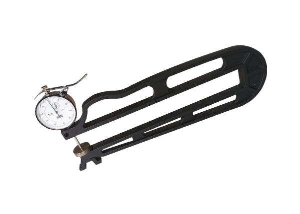Jauge d'épaisseur à cadran 0-10mm avec profondeur de gorge de 300mm et face de mesure de 30mm de diamètre