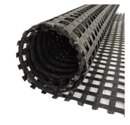 Revestimiento de asfalto autoadhesivo de fibra de vidrio Geogrid 50KN Para pavimentación de carreteras Refuerzo de carreteras