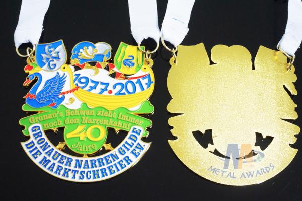 Metal Orden Sports Enamel Award Medallions Custom Design With Cut Out Effect