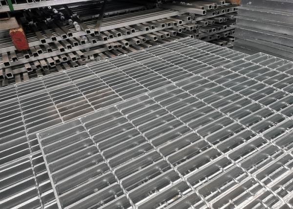 6cm Thick Anti Skid Galvanised Drain Grate Corrosion Protection For Shipyard