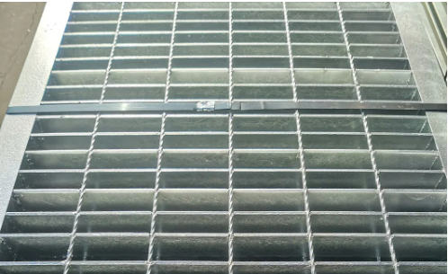 Fabricante de rejilla de acero galvanizado por inmersión en caliente para cubiertas de drenaje