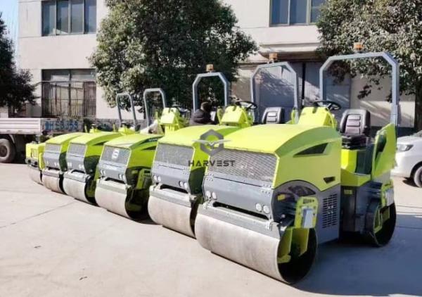 2.5 Ton Road Construction Roller ST2500 Drum Width 1200mm In Ghana