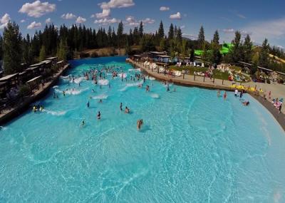 Commercial Outdoor Wave Pool Machine Dozens Wave Type Aqua Park Equipment