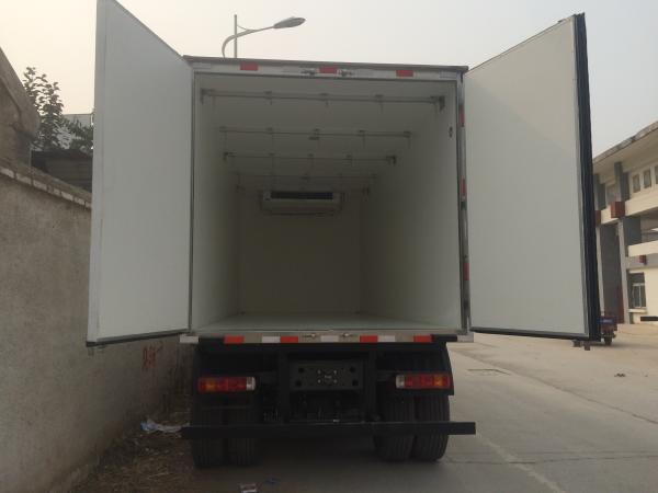 FRP Refrigerator Box Truck 5 To 13 CBM For Fresh Fish Transportation