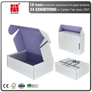 Da sapata branca do encarregado do envio da correspondência de 32 ECT papel padr