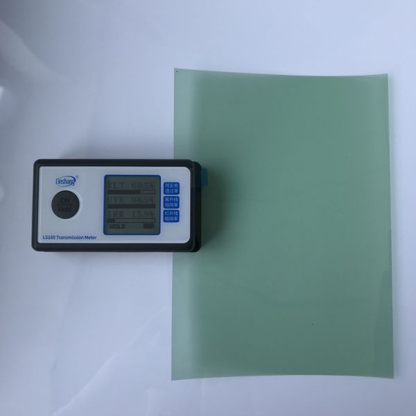 69.5% VLT 15.9% IRR 2 mil Thickness Carbon Film Tint for Car Window Solar Film