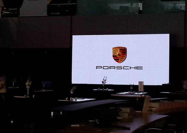 Black Lamp Wall Mounted Indoor Rental LED Display For Meeting Room Conference